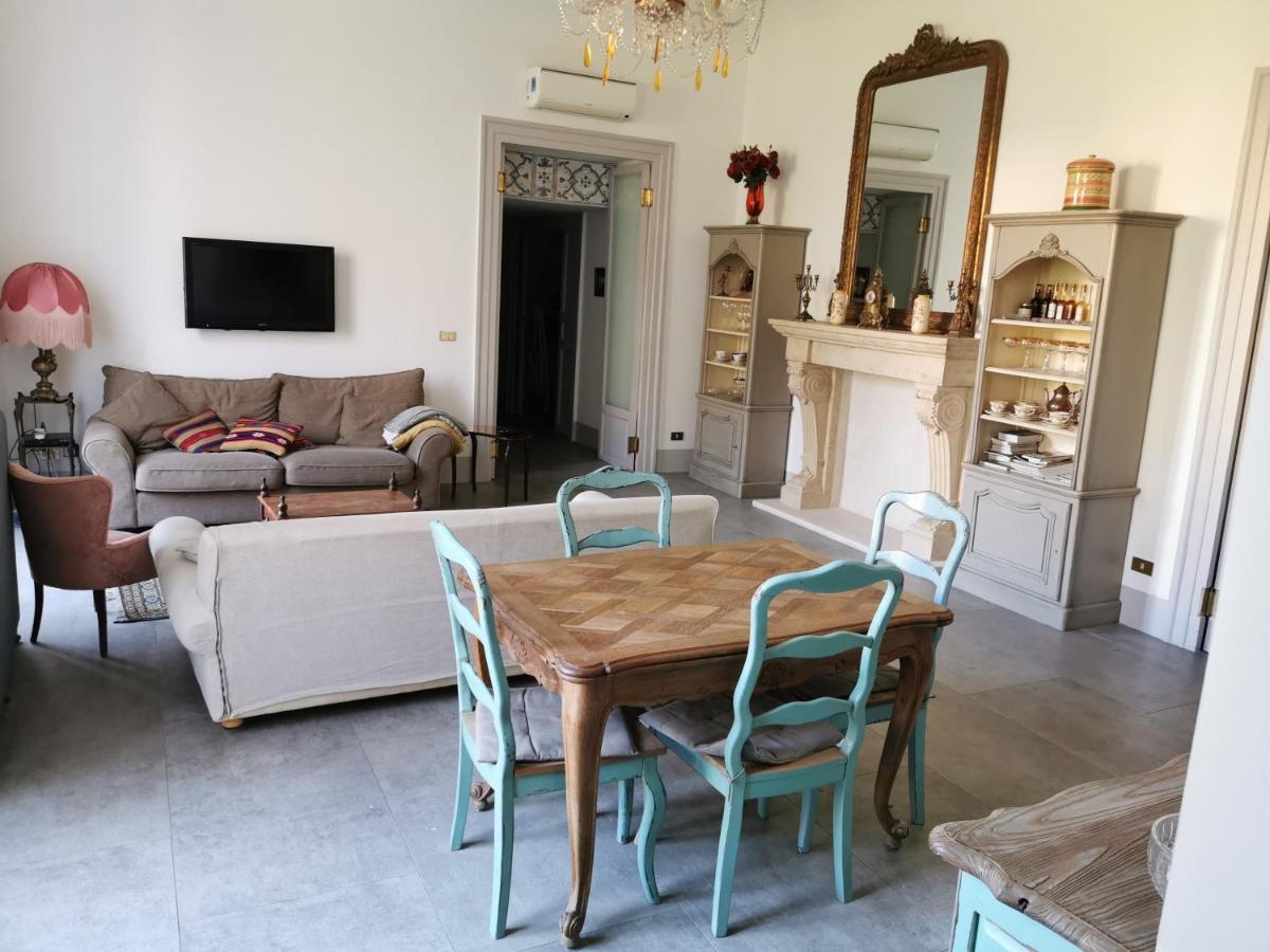 Piazza Marina Chic Apartment ปาแลร์โม ภายนอก รูปภาพ